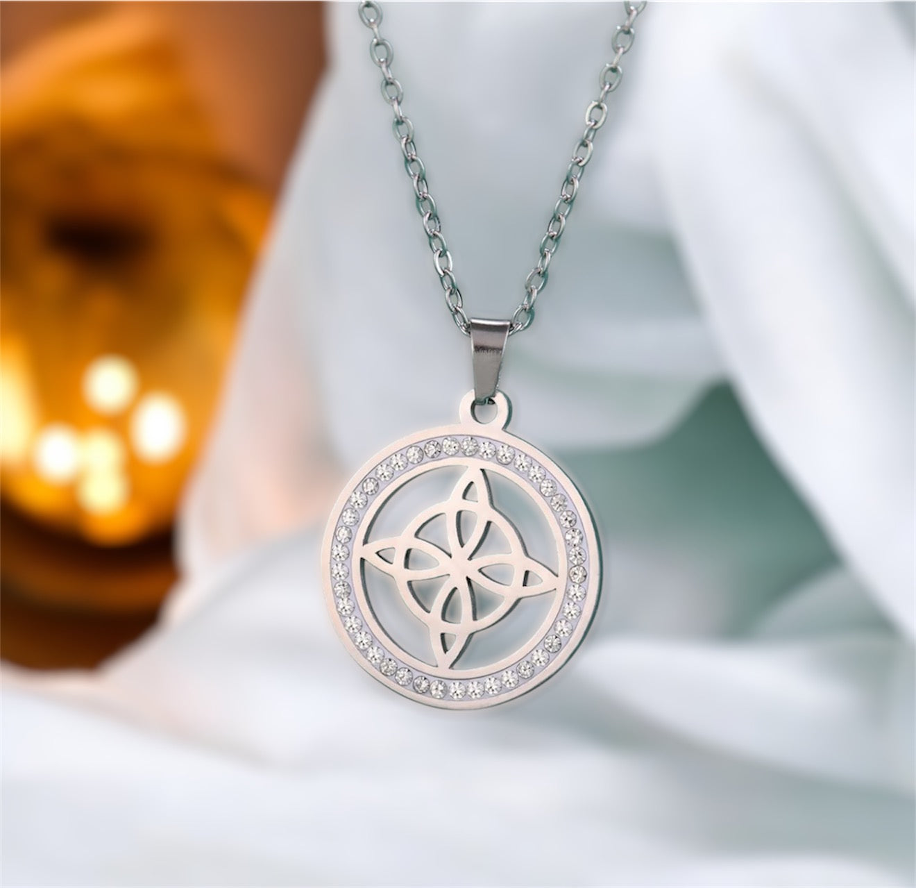 Nudo de bruja necklace