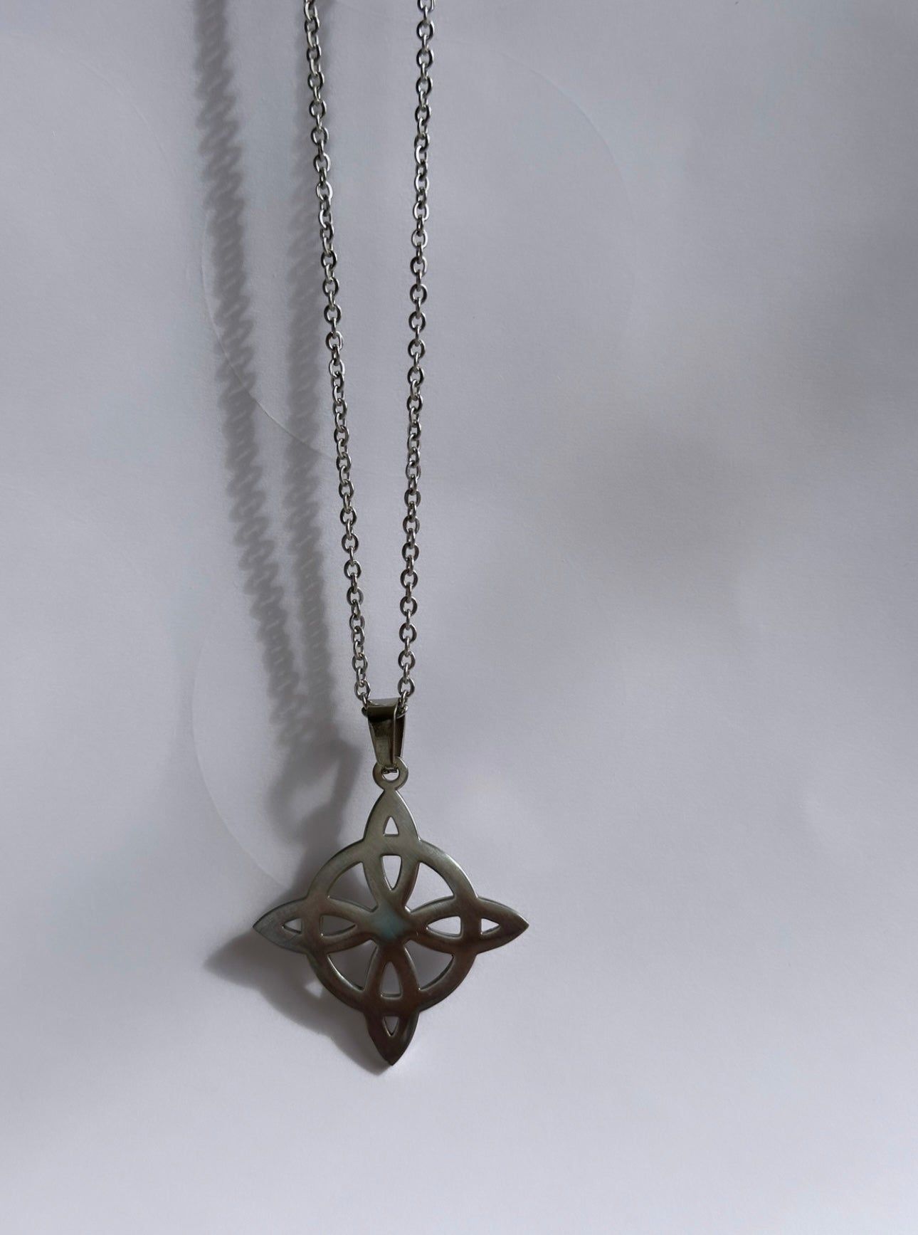 Nudo de bruja necklace